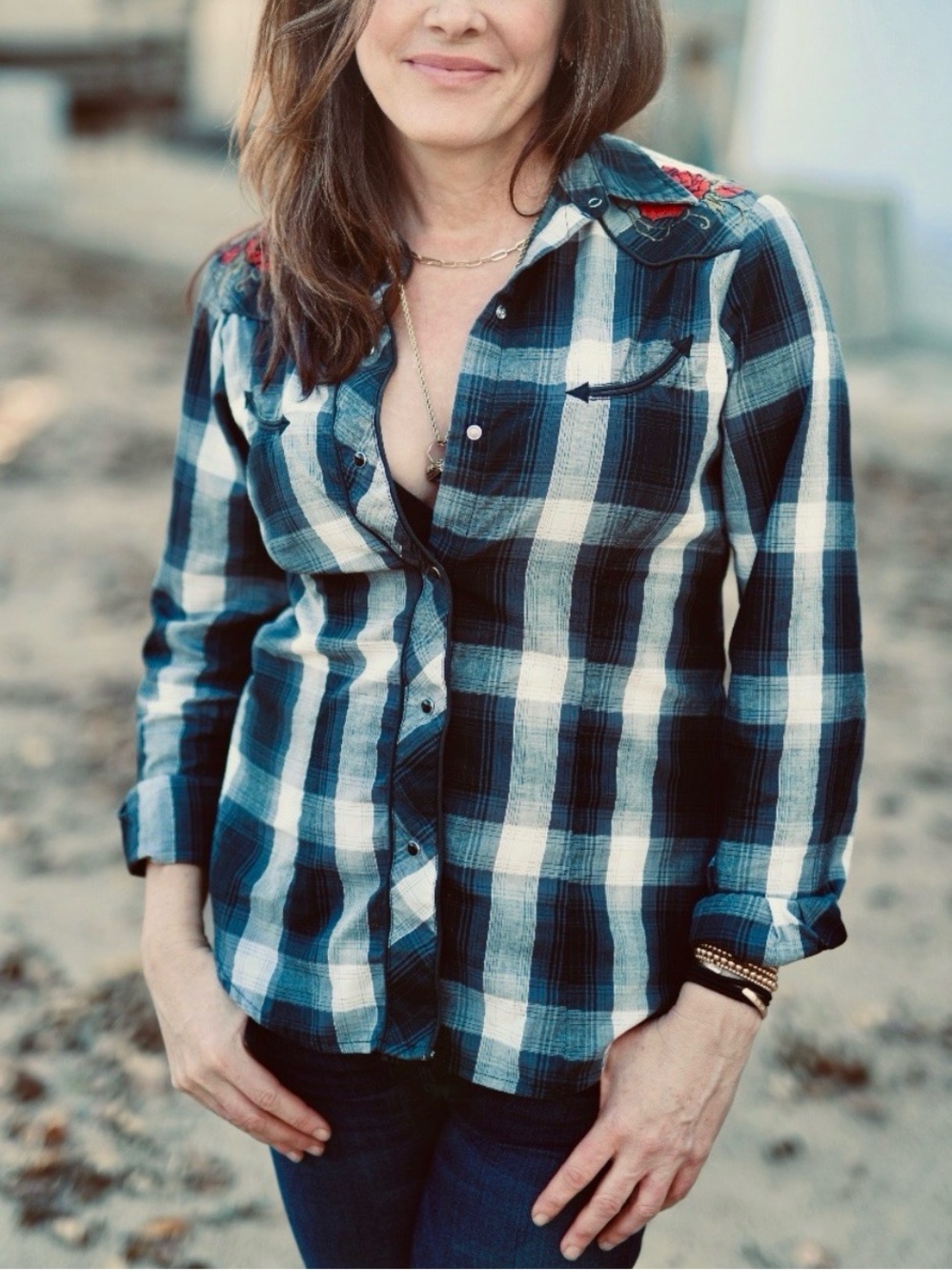 Roper women’s Black & White Plaid pearl snap Western Shirt and Rose Embroidery